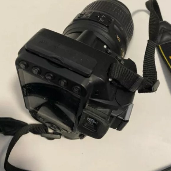 Nikon DSLR Camera D3200 Bundle With Two Lens, Timelapse Remote and More - Picture 6 of 11